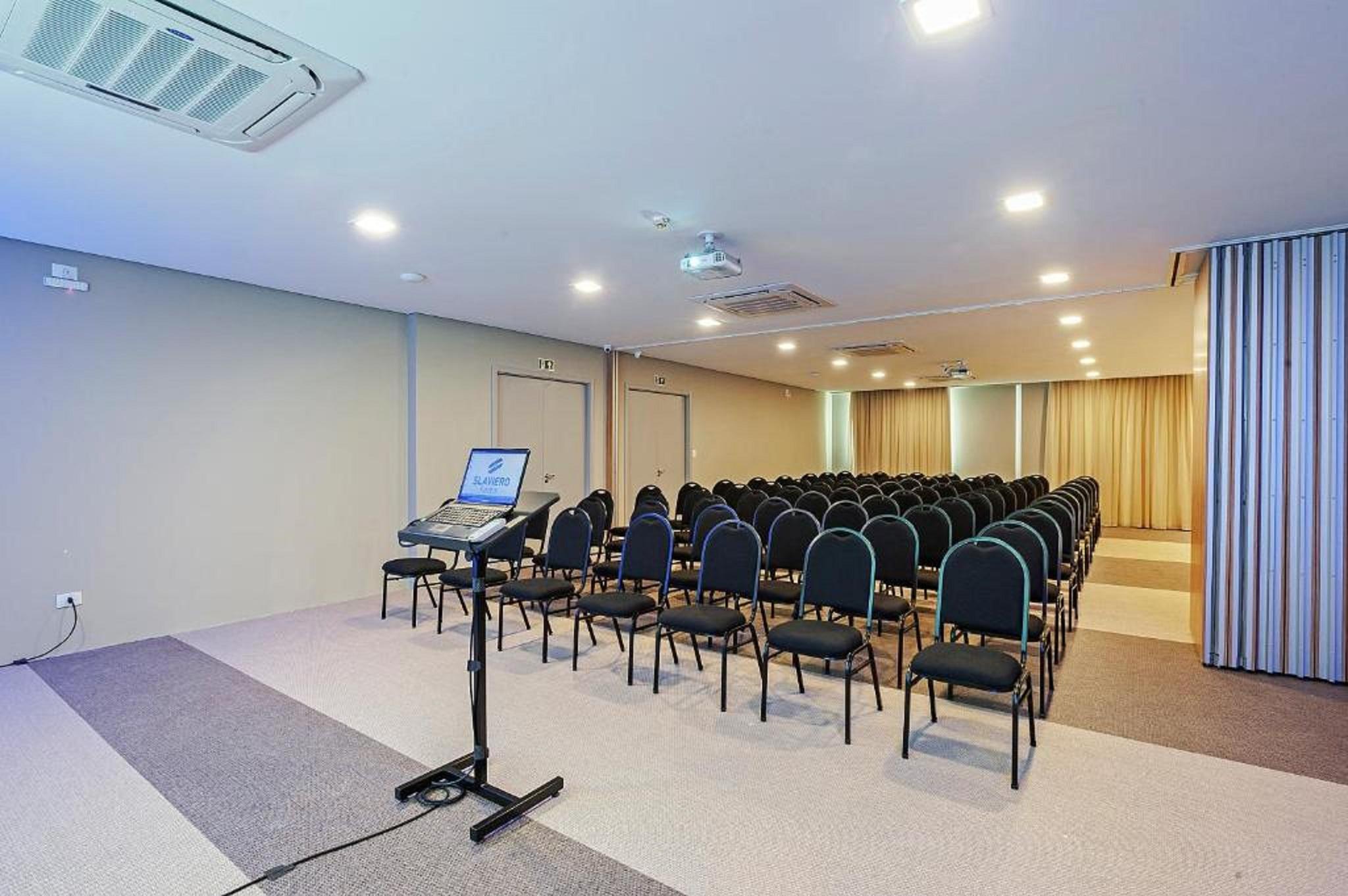 Slaviero Curitiba Aeroporto Hotel 4*